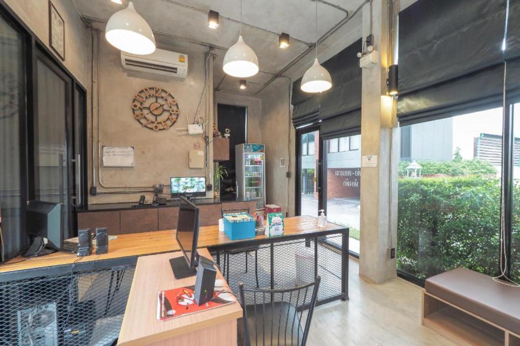 Oyo 75368 Demadre Bangkok
